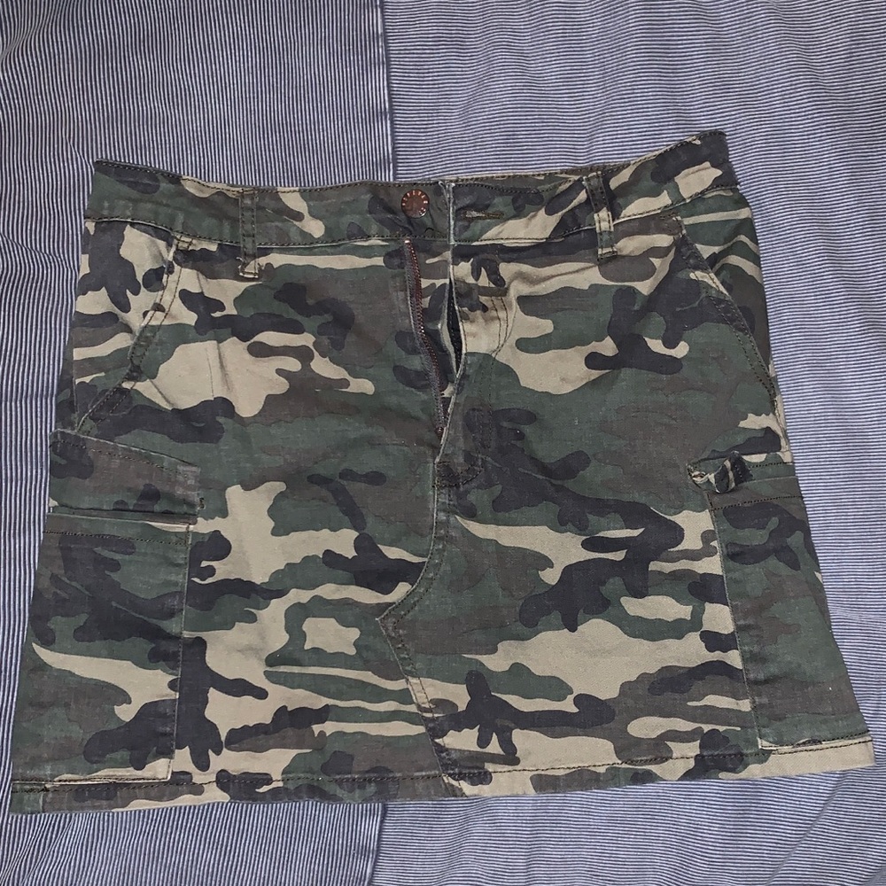camp print skirt